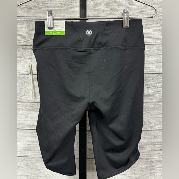 Gaiam Crop Leggings - Picture 4 of 6